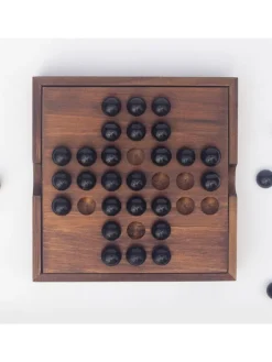 Bordspel ''Solitaire'' bruin - vanaf 8 jaar