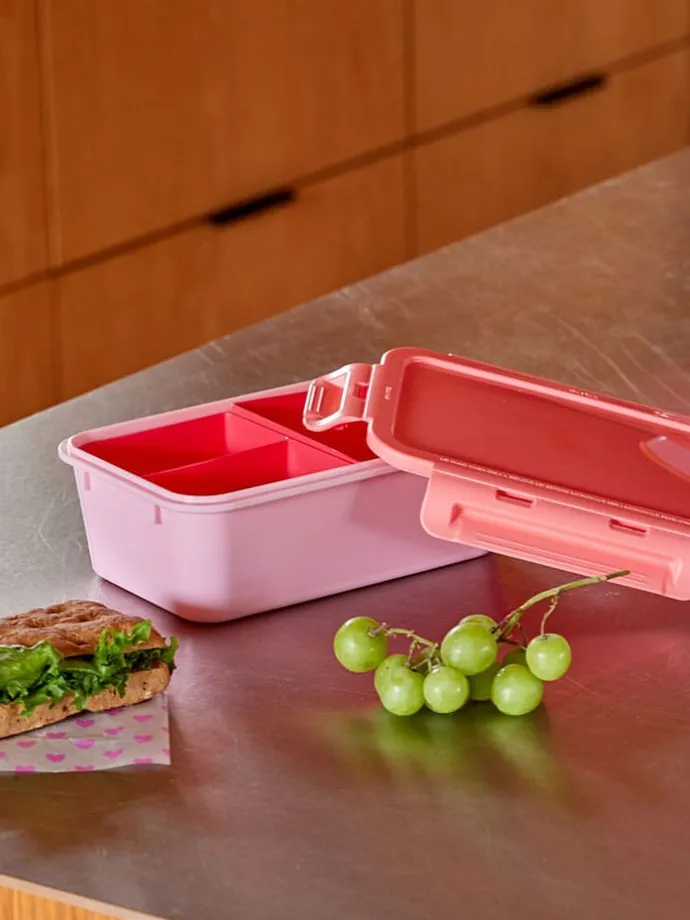 Lunchbox lichtroze/rood - (B)21 x (H)7,5 x (D)14 cm